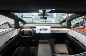 Tesla Cybertruck stigao u Hrvatsku, ali može se samo gledati Tesla Cybertruck stigao u Hrvatsku, ali može se samo gledati