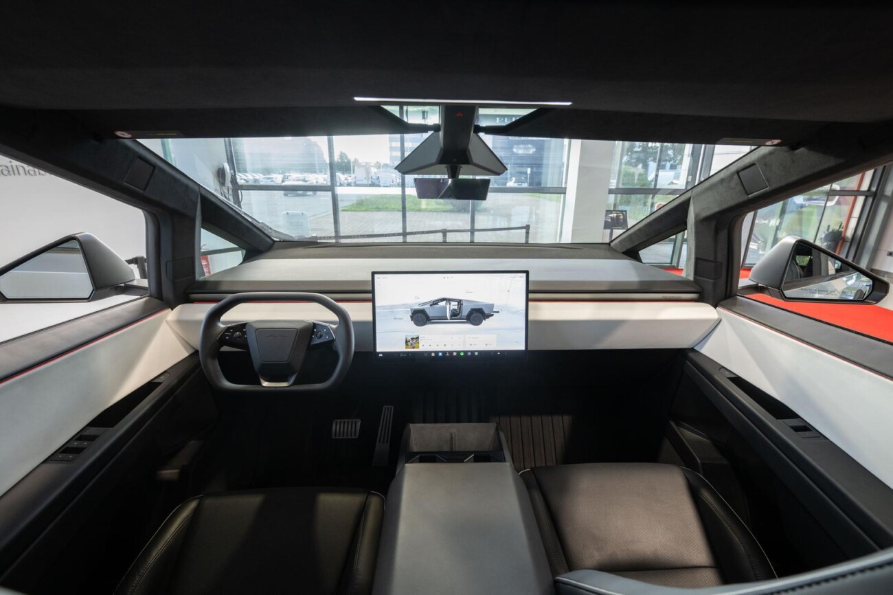 Tesla Cybertruck stigao u Hrvatsku, ali može se samo gledati Tesla Cybertruck stigao u Hrvatsku, ali može se samo gledati
