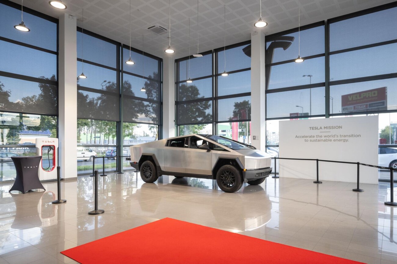 Tesla Cybertruck stigao u Hrvatsku, ali može se samo gledati Tesla Cybertruck stigao u Hrvatsku, ali može se samo gledati