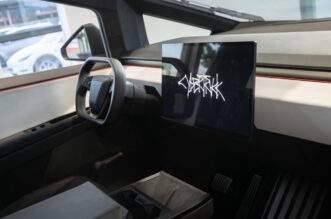 Tesla Cybertruck stigao u Hrvatsku, ali može se samo gledati Tesla Cybertruck stigao u Hrvatsku, ali može se samo gledati