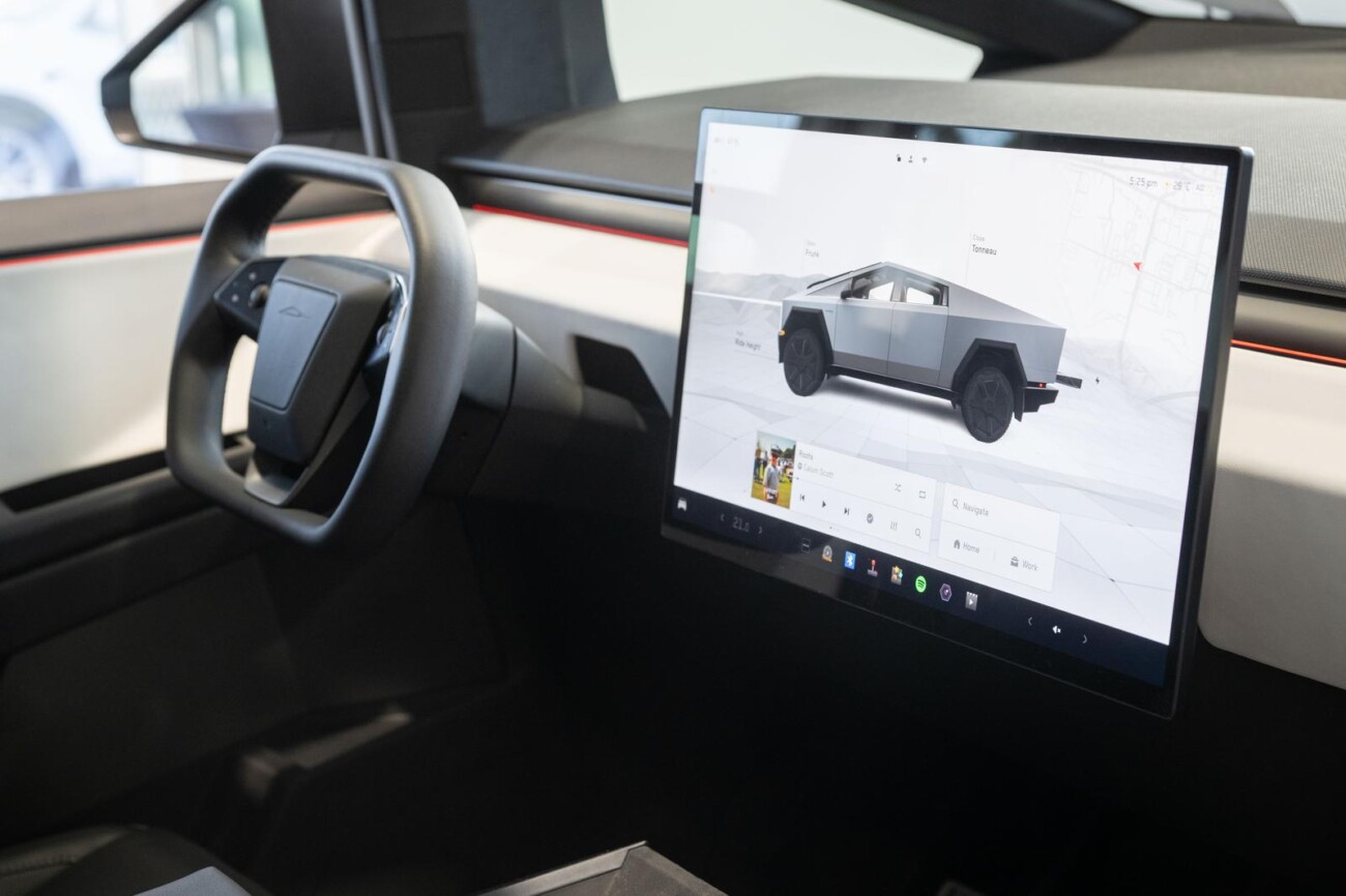 Tesla Cybertruck stigao u Hrvatsku, ali može se samo gledati Tesla Cybertruck stigao u Hrvatsku, ali može se samo gledati
