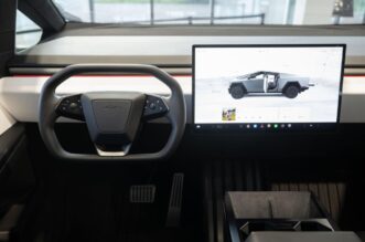 Tesla Cybertruck stigao u Hrvatsku, ali može se samo gledati Tesla Cybertruck stigao u Hrvatsku, ali može se samo gledati