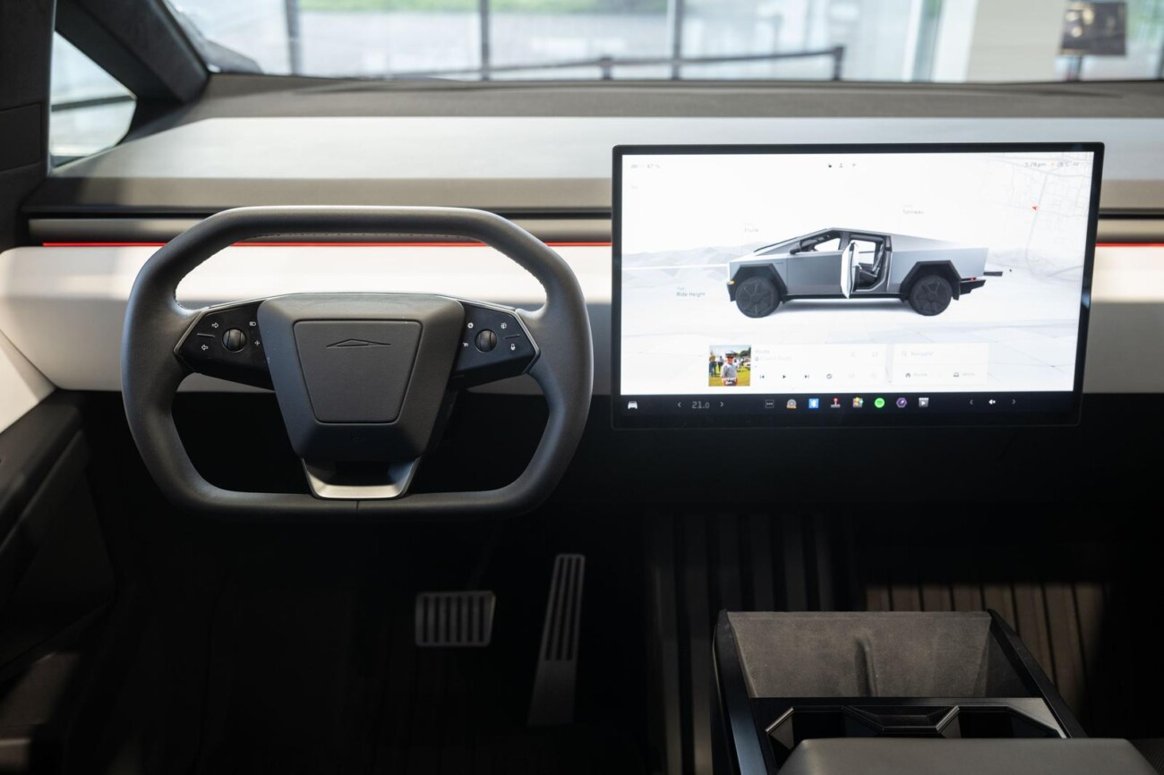 Tesla Cybertruck stigao u Hrvatsku, ali može se samo gledati Tesla Cybertruck stigao u Hrvatsku, ali može se samo gledati