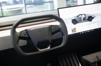 Tesla Cybertruck stigao u Hrvatsku, ali može se samo gledati Tesla Cybertruck stigao u Hrvatsku, ali može se samo gledati