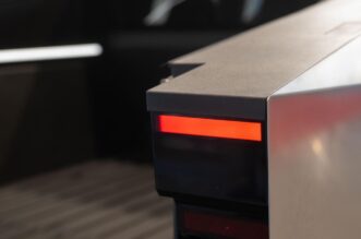 Tesla Cybertruck stigao u Hrvatsku, ali može se samo gledati Tesla Cybertruck stigao u Hrvatsku, ali može se samo gledati