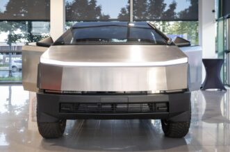 Tesla Cybertruck stigao u Hrvatsku, ali može se samo gledati Tesla Cybertruck stigao u Hrvatsku, ali može se samo gledati