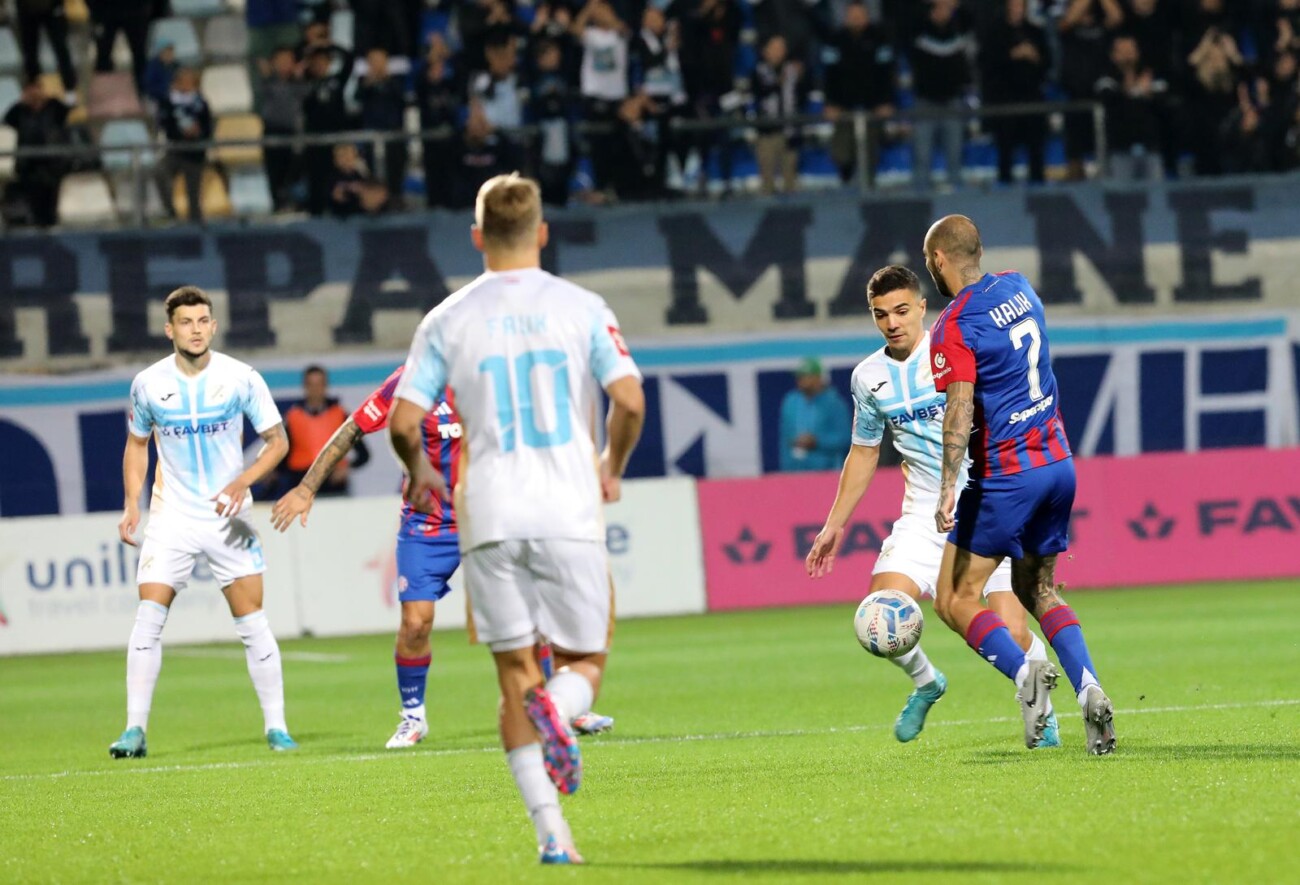 Rijeka: Rijeka i Hajduk sastali se u 8. kolu SuperSport HNL-a Rijeka: Rijeka i Hajduk sastali se u 8. kolu SuperSport HNL-a