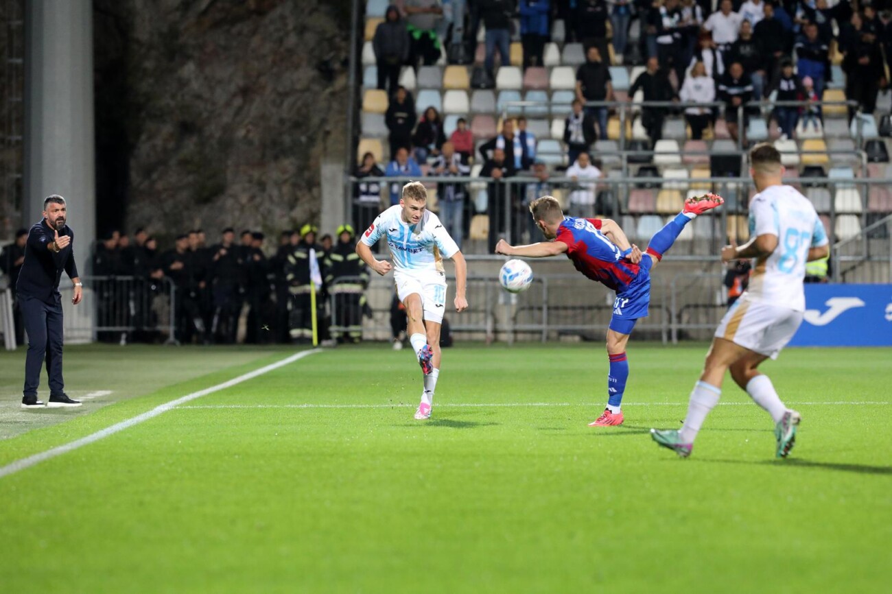 Rijeka: Rijeka i Hajduk sastali se u 8. kolu SuperSport HNL-a Rijeka: Rijeka i Hajduk sastali se u 8. kolu SuperSport HNL-a