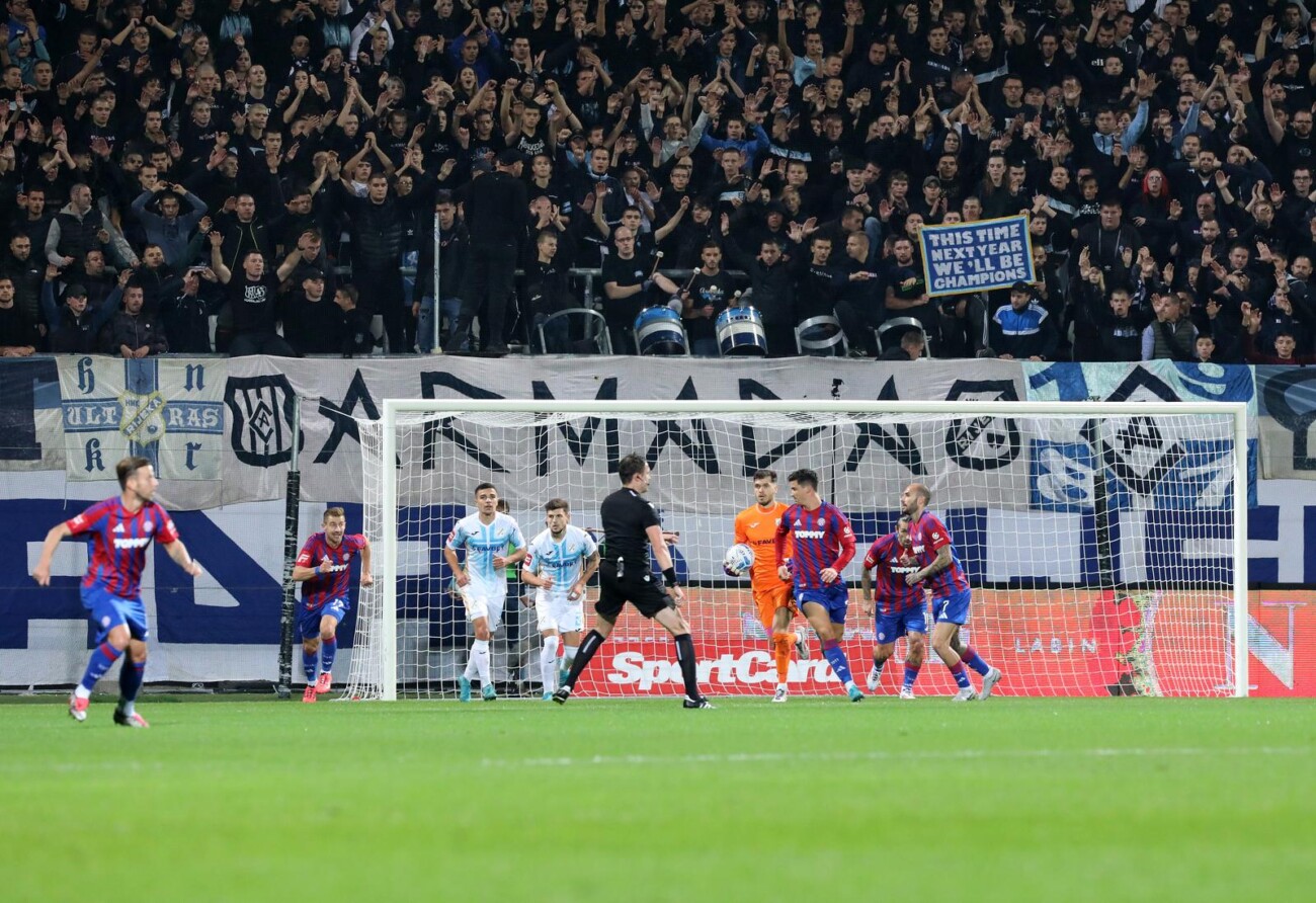 Rijeka: Rijeka i Hajduk sastali se u 8. kolu SuperSport HNL-a Rijeka: Rijeka i Hajduk sastali se u 8. kolu SuperSport HNL-a