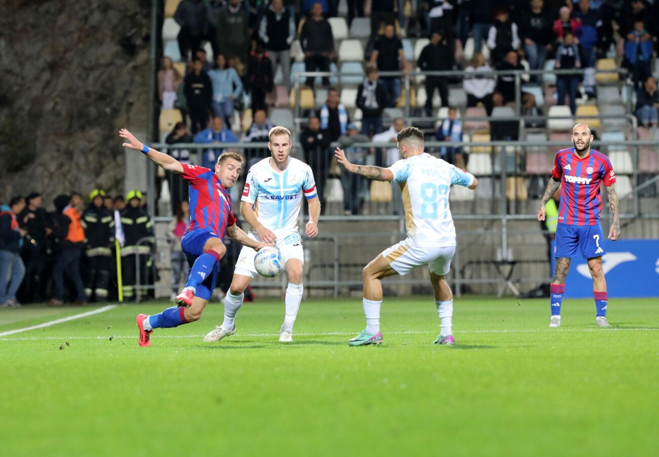 Rijeka: Rijeka i Hajduk sastali se u 8. kolu SuperSport HNL-a Rijeka: Rijeka i Hajduk sastali se u 8. kolu SuperSport HNL-a