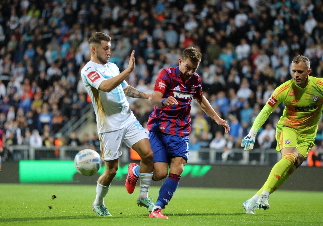 Rijeka: Rijeka i Hajduk sastali se u 8. kolu SuperSport HNL-a Rijeka: Rijeka i Hajduk sastali se u 8. kolu SuperSport HNL-a