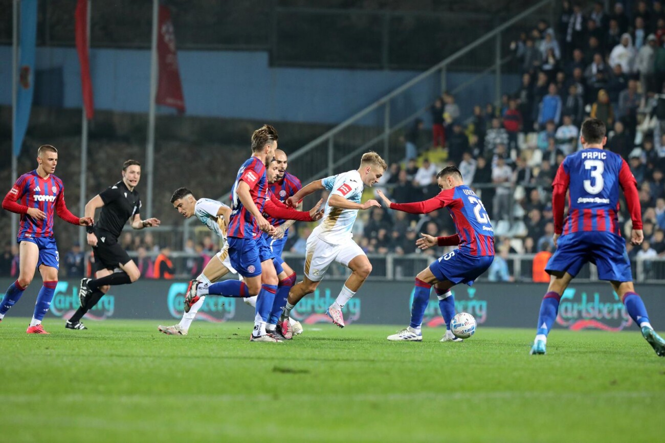 Rijeka: Rijeka i Hajduk sastali se u 8. kolu SuperSport HNL-a Rijeka: Rijeka i Hajduk sastali se u 8. kolu SuperSport HNL-a