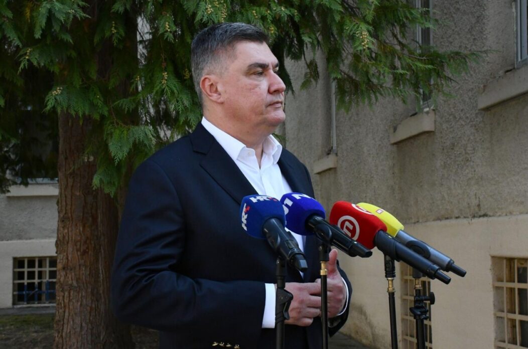 Požega: Zoran Milanović na svečanoj prisezi 43. naraštaja ročnih vojnika Požega: Zoran Milanović na svečanoj prisezi 43. naraštaja ročnih vojnika