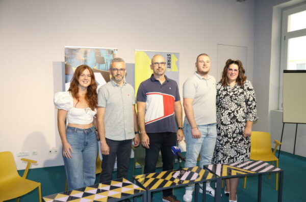 Prezentacija-poziva-za-ulazak-u-16.-generaciju-Startup-inkubatora-2-900×600