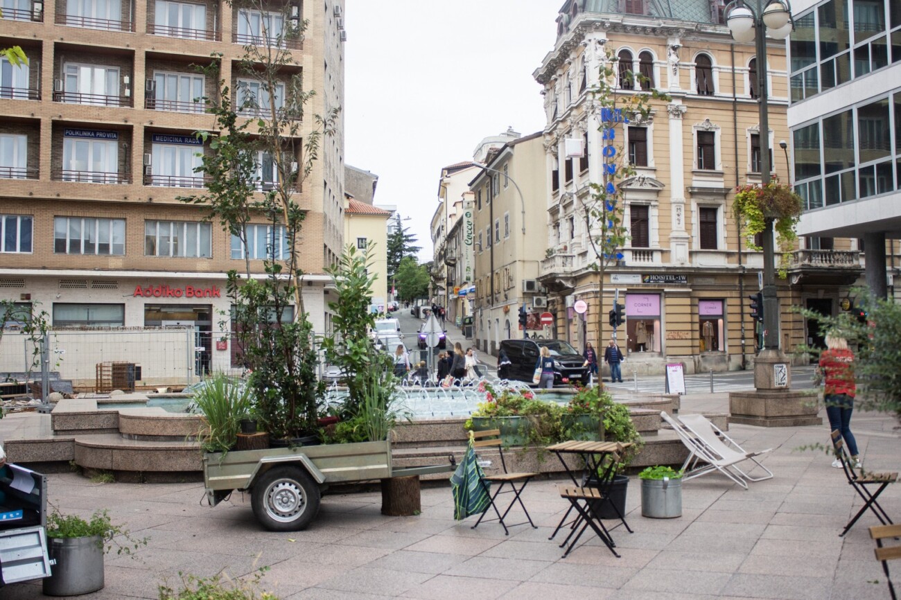 Šumarak-koji-putuje-po-lokacijama-u-centru-grada-2 Šumarak-koji-putuje-po-lokacijama-u-centru-grada-2