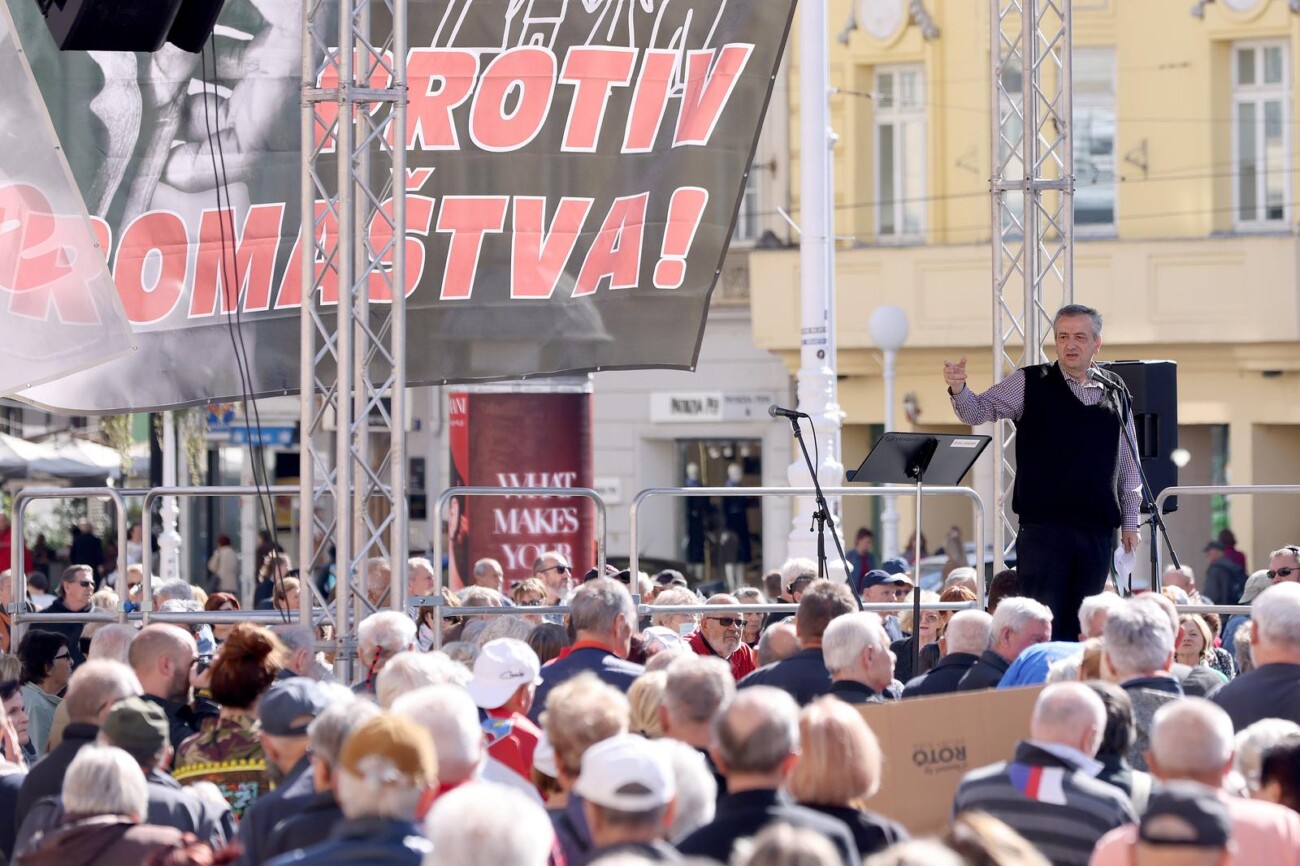 Zagreb: Prosvjed umirovljenika na Trgu bana Jelačića Zagreb: Prosvjed umirovljenika na Trgu bana Jelačića