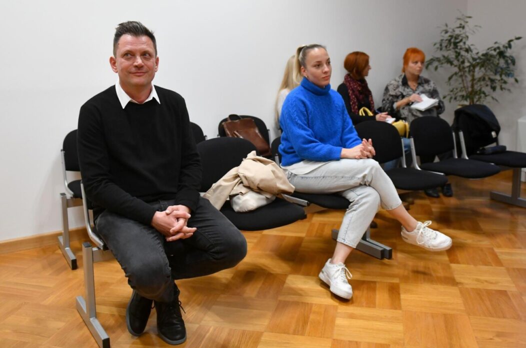 Zagreb: Suđenje Daliboru Mataniću zbog klevete i uvrede influenserice Doris Stanković Zagreb: Suđenje Daliboru Mataniću zbog klevete i uvrede influenserice Doris Stanković