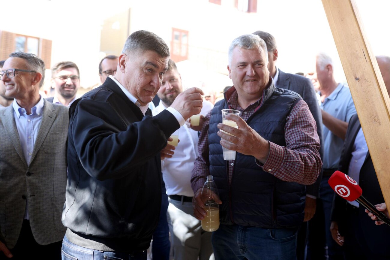 Predsjednik Republike sudjelovao je na centralnom događaju „Pozdrav Beloj nedeji“ manifestacije „Bela nedeja“ u Gradu Kastvu Predsjednik Republike sudjelovao je na centralnom događaju „Pozdrav Beloj nedeji“ manifestacije „Bela nedeja“ u Gradu Kastvu