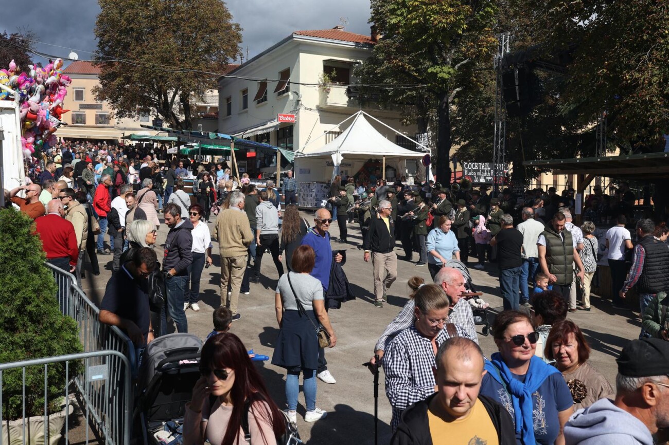 Predsjednik Republike sudjelovao je na centralnom događaju „Pozdrav Beloj nedeji“ manifestacije „Bela nedeja“ u Gradu Kastvu Predsjednik Republike sudjelovao je na centralnom događaju „Pozdrav Beloj nedeji“ manifestacije „Bela nedeja“ u Gradu Kastvu