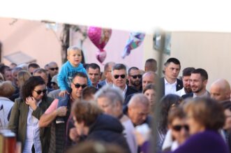 Predsjednik Republike sudjelovao je na centralnom događaju „Pozdrav Beloj nedeji“ manifestacije „Bela nedeja“ u Gradu Kastvu Predsjednik Republike sudjelovao je na centralnom događaju „Pozdrav Beloj nedeji“ manifestacije „Bela nedeja“ u Gradu Kastvu