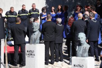 Predsjednik Republike sudjelovao je na centralnom događaju „Pozdrav Beloj nedeji“ manifestacije „Bela nedeja“ u Gradu Kastvu Predsjednik Republike sudjelovao je na centralnom događaju „Pozdrav Beloj nedeji“ manifestacije „Bela nedeja“ u Gradu Kastvu