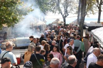 Predsjednik Republike sudjelovao je na centralnom događaju „Pozdrav Beloj nedeji“ manifestacije „Bela nedeja“ u Gradu Kastvu Predsjednik Republike sudjelovao je na centralnom događaju „Pozdrav Beloj nedeji“ manifestacije „Bela nedeja“ u Gradu Kastvu