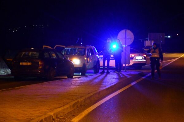 Kod Nove Gradiške bježali od policije vozilom u kojem je otkriveno nekoliko migranata