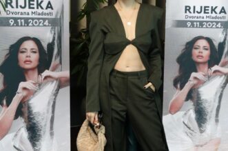 Rijeka: Pjevačica Milica Pavlović druži se sa novinarima Rijeka: Pjevačica Milica Pavlović druži se sa novinarima