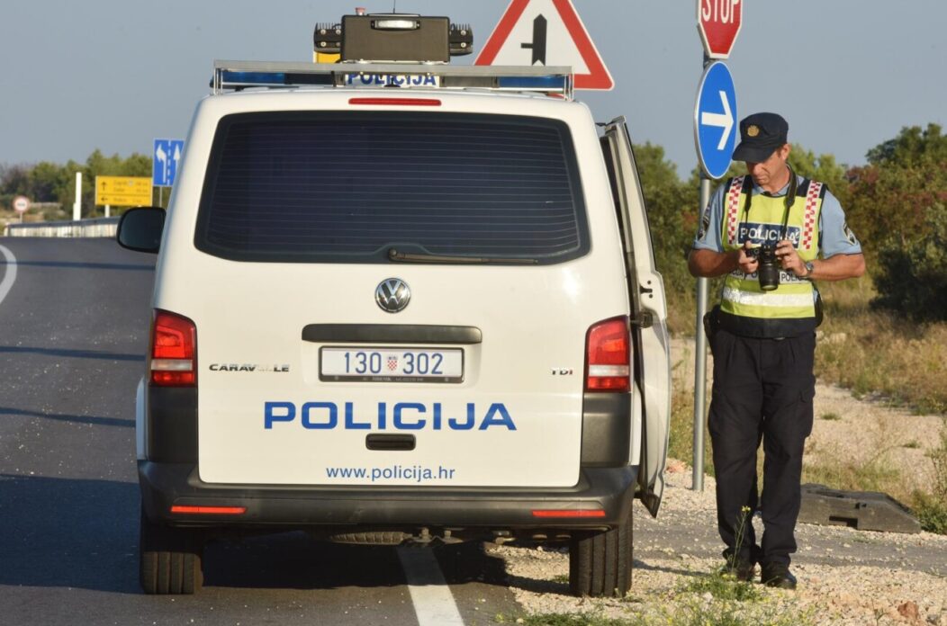 Vodice: U slijetanju vozila na cesti Šibenik-Vodice jedna osoba ozlijeđena Vodice: U slijetanju vozila na cesti Šibenik-Vodice jedna osoba ozlijeđena