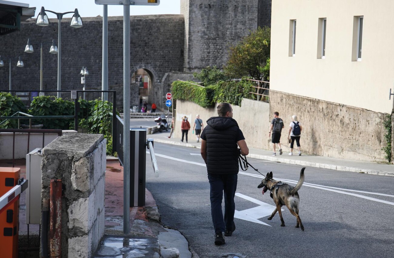 Dubrovnik: Mjere osiguranja na ulicama grada uoči dolaska ukrajinskog predsjednika Zelenskog Dubrovnik: Mjere osiguranja na ulicama grada uoči dolaska ukrajinskog predsjednika Zelenskog