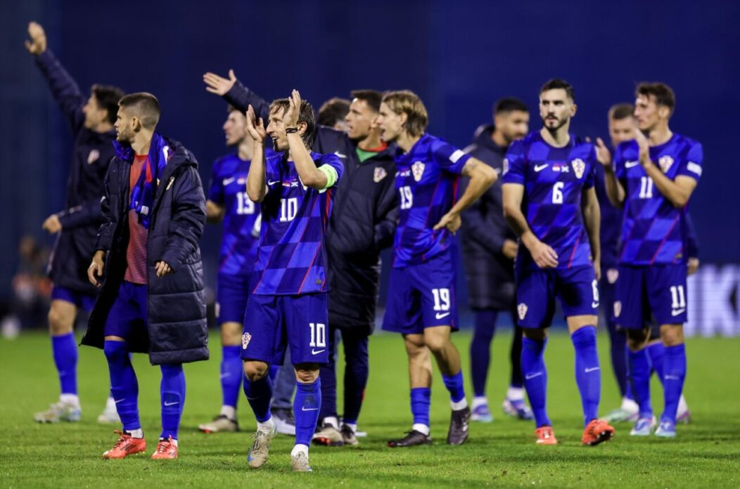 Slavlje hrvatskih igrača nakon pobjede u suretu sa Škotskom Slavlje hrvatskih igrača nakon pobjede u suretu sa Škotskom