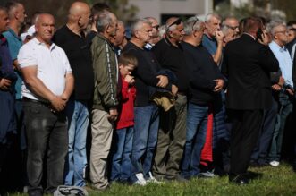 Zajednička dženaza za žrtve poplava u Jablanici Zajednička dženaza za žrtve poplava u Jablanici