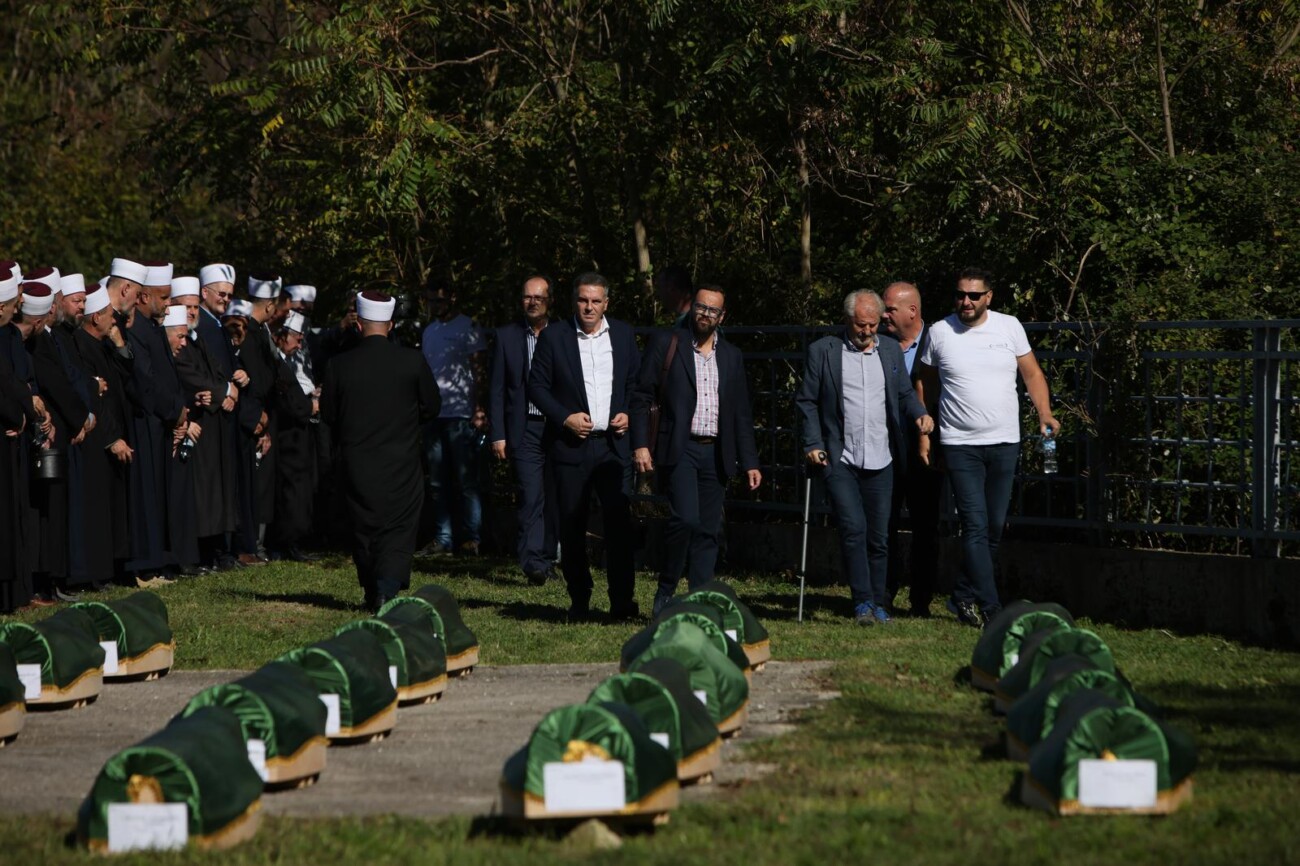 Zajednička dženaza za žrtve poplava u Jablanici Zajednička dženaza za žrtve poplava u Jablanici
