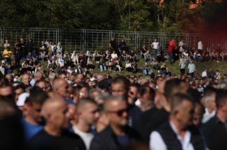 Zajednička dženaza za žrtve poplava u Jablanici Zajednička dženaza za žrtve poplava u Jablanici