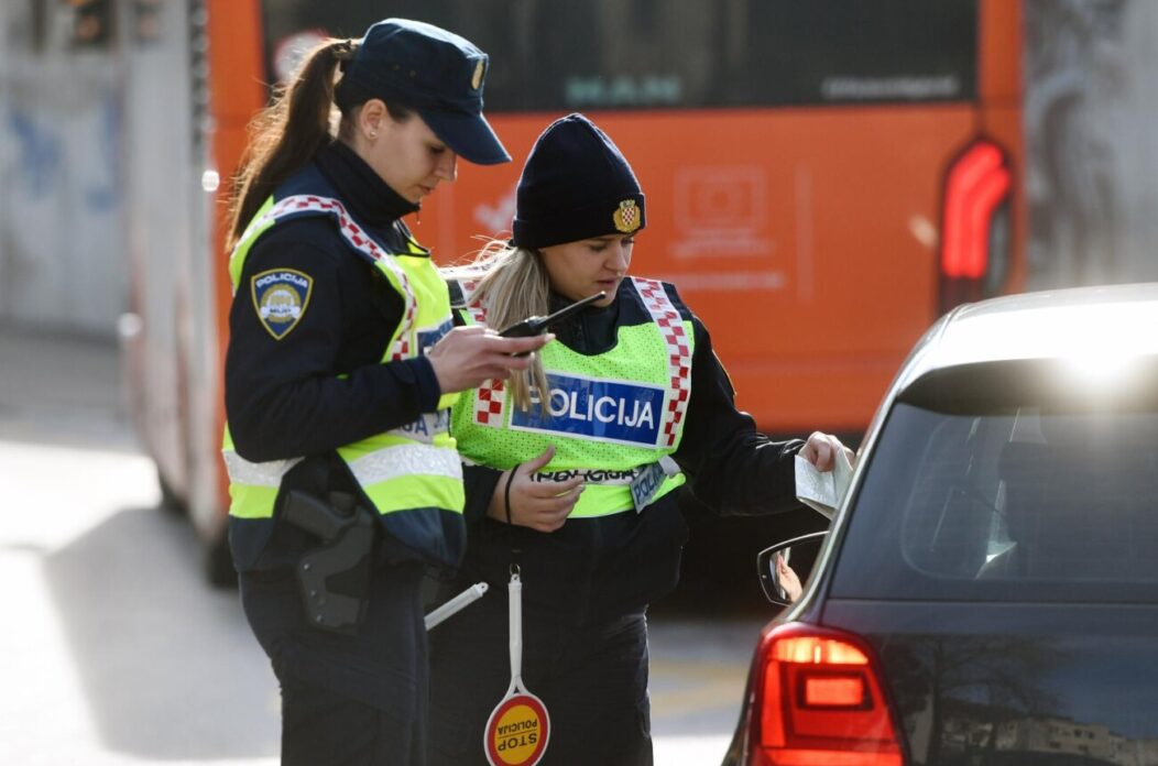 ibenik: Prometna policija kontrolira vozila na prometnicama ibenik: Prometna policija kontrolira vozila na prometnicama