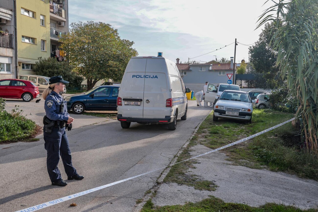 U stanu u Puli pronađen mrtav muškarac, sumnja se na ubojstvo U stanu u Puli pronađen mrtav muškarac, sumnja se na ubojstvo