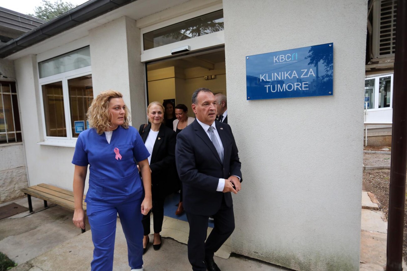 Rijeka: Ministar Beroš na puštanju u rad linearnog akceleratora u KBC-u Rijeka Rijeka: Ministar Beroš na puštanju u rad linearnog akceleratora u KBC-u Rijeka