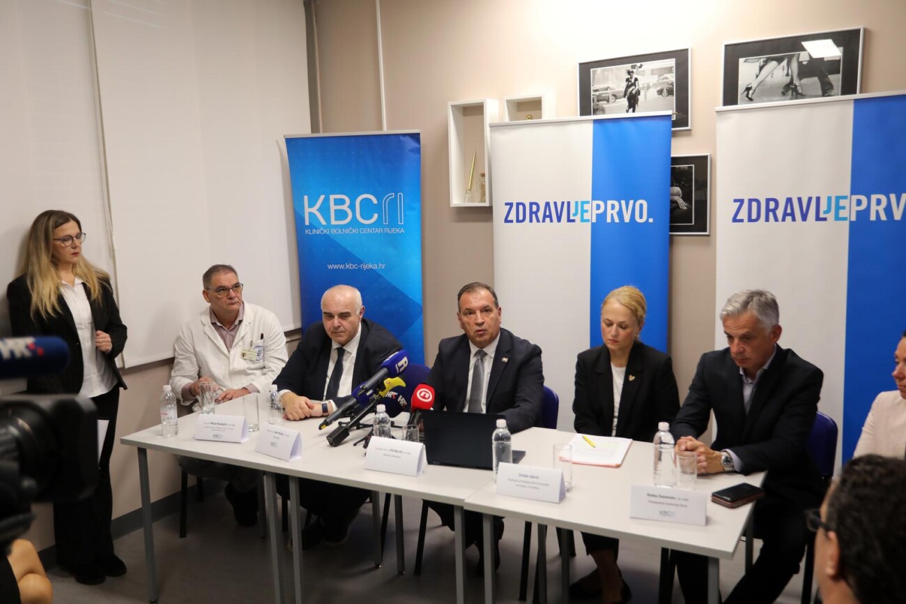 Rijeka: Ministar Beroš na puštanju u rad linearnog akceleratora u KBC-u Rijeka Rijeka: Ministar Beroš na puštanju u rad linearnog akceleratora u KBC-u Rijeka