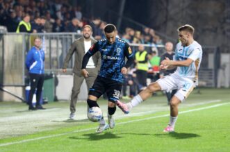 Rijeka: Rijeka i Varaždin susreli se u 11 kolu SuperSport HNL-a Rijeka: Rijeka i Varaždin susreli se u 11 kolu SuperSport HNL-a
