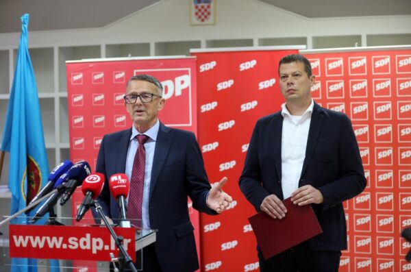 Rijeka: Konferencija SDP-ovih saborskih zastupnika Lukanovića i Đujića