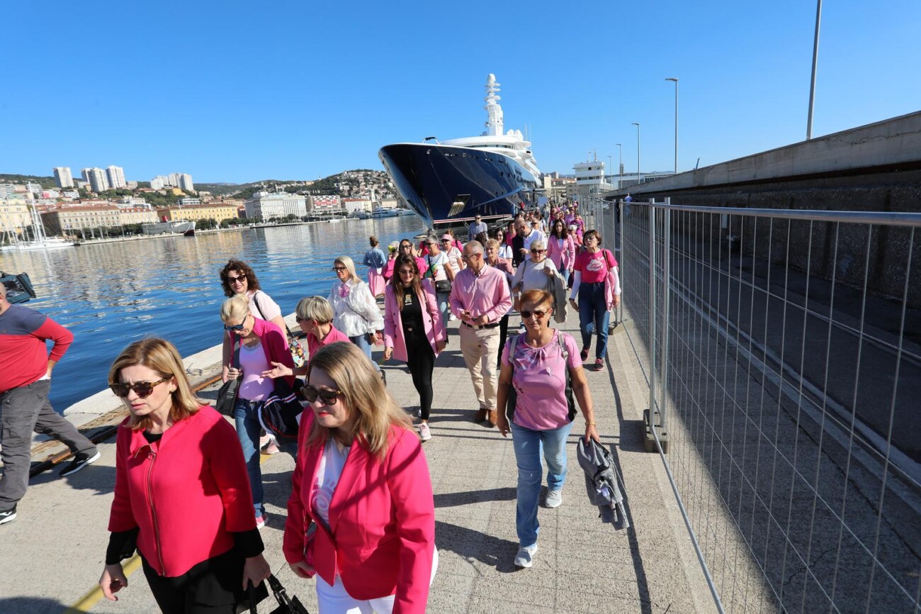 Rijeka: Javnozdravstvena akcija “Rui?asti lukobran – Hodajmo protiv raka dojke” Rijeka: Javnozdravstvena akcija “Rui?asti lukobran – Hodajmo protiv raka dojke”