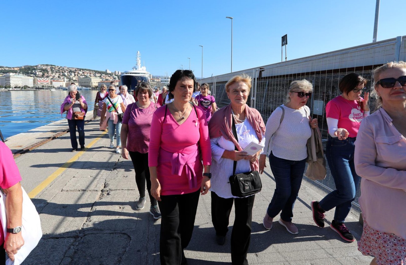 Rijeka: Javnozdravstvena akcija “Ružičasti lukobran – Hodajmo protiv raka dojke” Rijeka: Javnozdravstvena akcija “Ružičasti lukobran – Hodajmo protiv raka dojke”