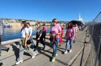 Rijeka: Javnozdravstvena akcija “Rui?asti lukobran – Hodajmo protiv raka dojke” Rijeka: Javnozdravstvena akcija “Rui?asti lukobran – Hodajmo protiv raka dojke”