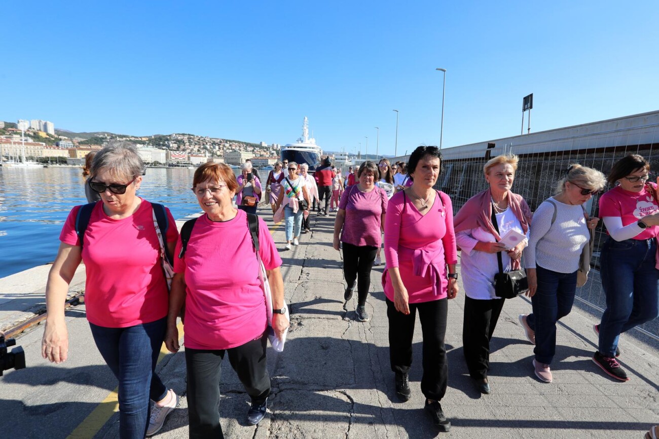 Rijeka: Javnozdravstvena akcija “Ružičasti lukobran – Hodajmo protiv raka dojke” Rijeka: Javnozdravstvena akcija “Ružičasti lukobran – Hodajmo protiv raka dojke”