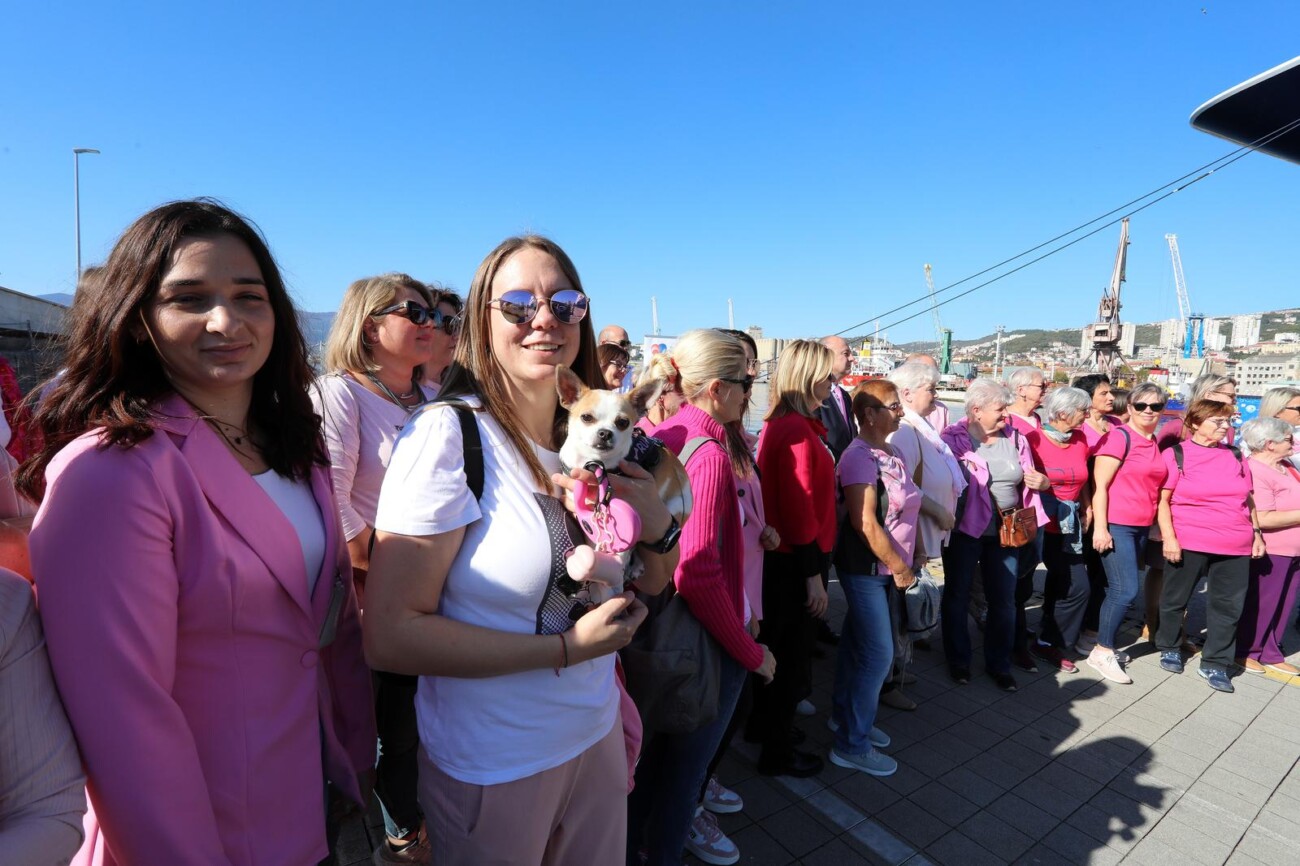 Rijeka: Javnozdravstvena akcija “Rui?asti lukobran – Hodajmo protiv raka dojke” Rijeka: Javnozdravstvena akcija “Rui?asti lukobran – Hodajmo protiv raka dojke”