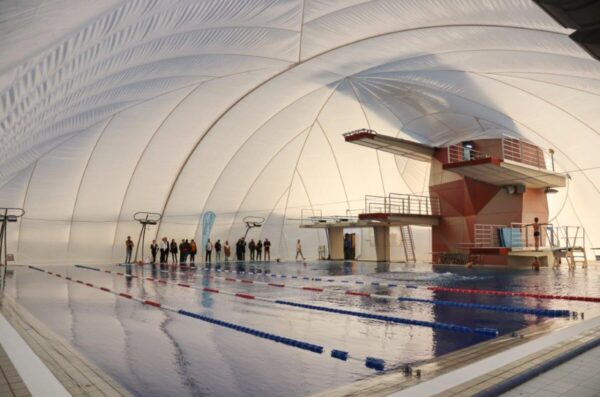 Obilazak-novog-balona-na-bazenu-za-skokove-u-vodu-11-1200×800