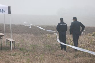 U blizini Vukovara otkrivena grobnica s posmrtnim ostatcima stradalih u Domovinskom ratu U blizini Vukovara otkrivena grobnica s posmrtnim ostatcima stradalih u Domovinskom ratu