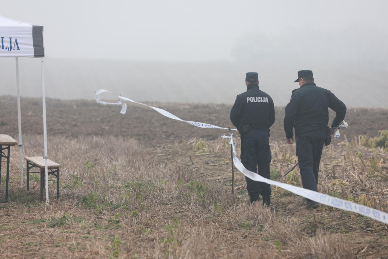 U blizini Vukovara otkrivena grobnica s posmrtnim ostatcima stradalih u Domovinskom ratu U blizini Vukovara otkrivena grobnica s posmrtnim ostatcima stradalih u Domovinskom ratu