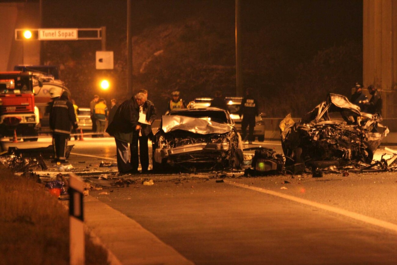 ARHIVA – 9.11.2006. Stravi?na nesre?a na autocesti Rijeka-Zagreb: Izgorjele tri osobe, jedna umrla u bolnici ARHIVA – 9.11.2006. Stravi?na nesre?a na autocesti Rijeka-Zagreb: Izgorjele tri osobe, jedna umrla u bolnici