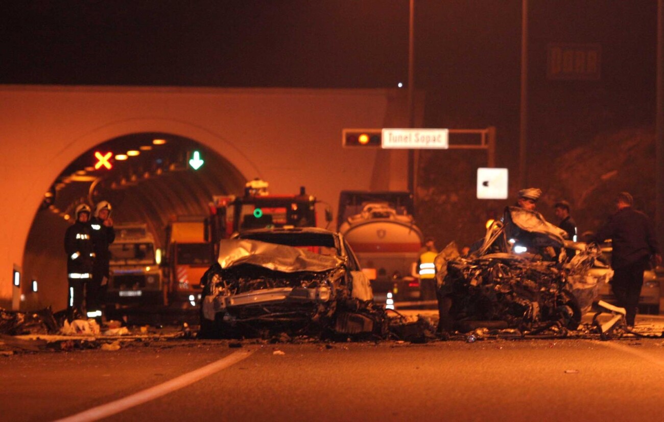 ARHIVA – 9.11.2006. Stravi?na nesre?a na autocesti Rijeka-Zagreb: Izgorjele tri osobe, jedna umrla u bolnici ARHIVA – 9.11.2006. Stravi?na nesre?a na autocesti Rijeka-Zagreb: Izgorjele tri osobe, jedna umrla u bolnici